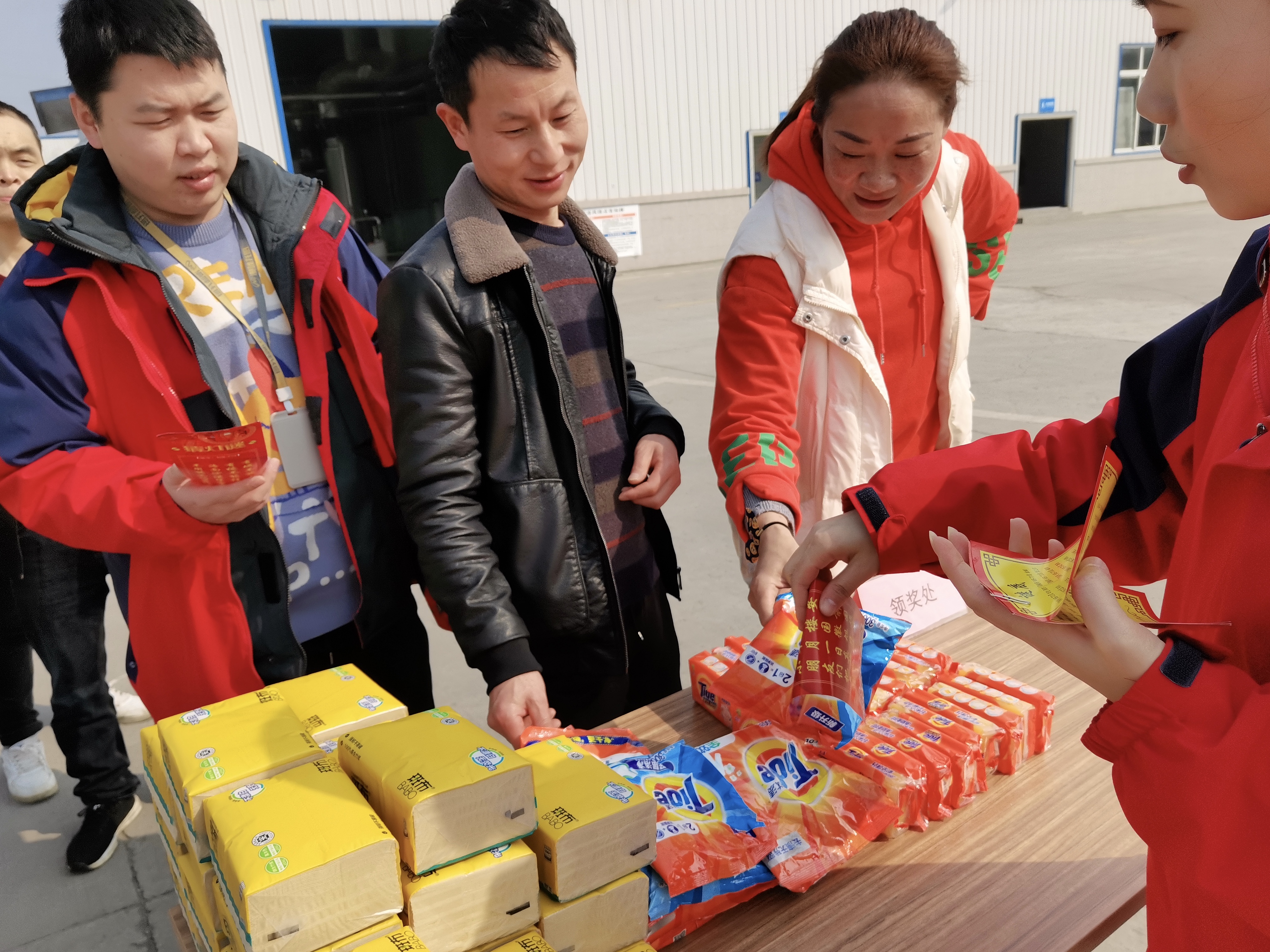 猜字谜闹元宵，，，文化传承庆佳节